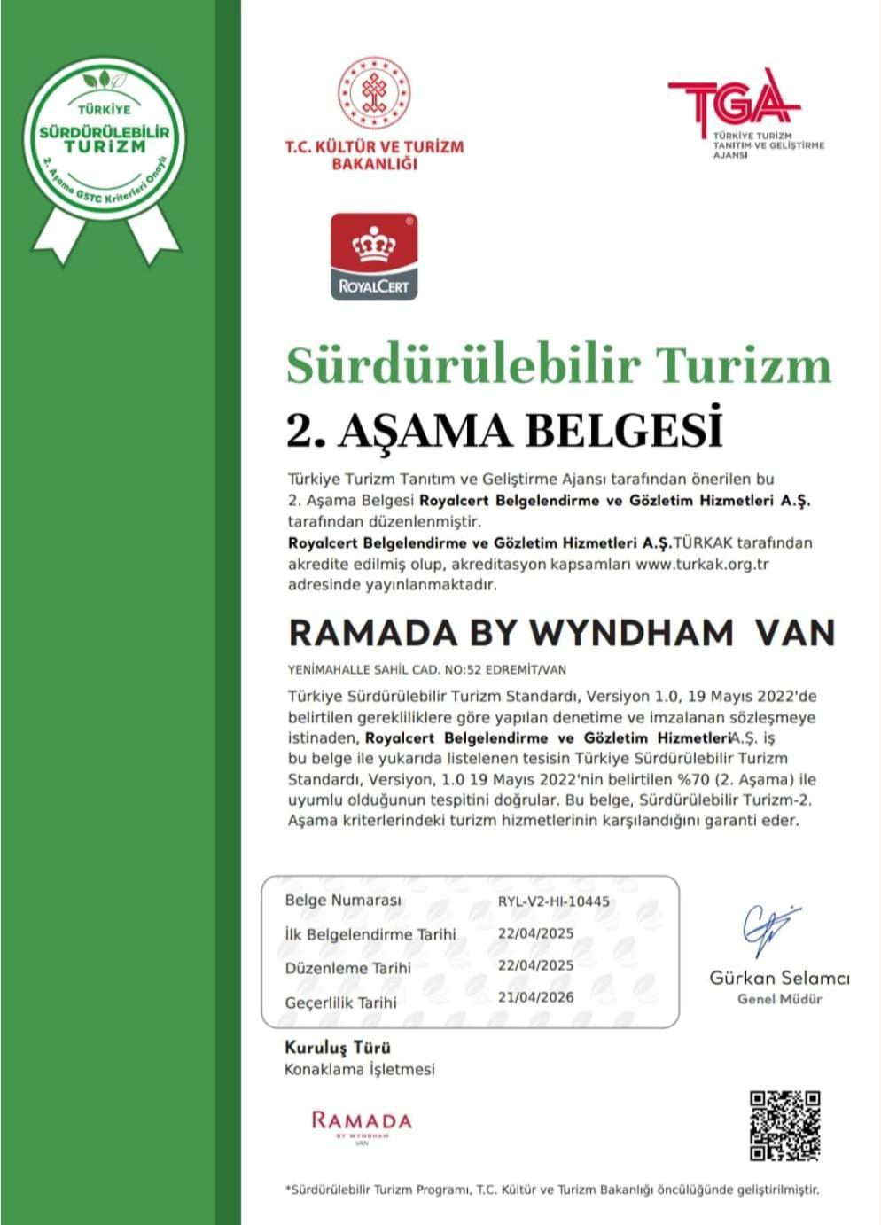 Ramada By Wyndham Van Kültér fotó