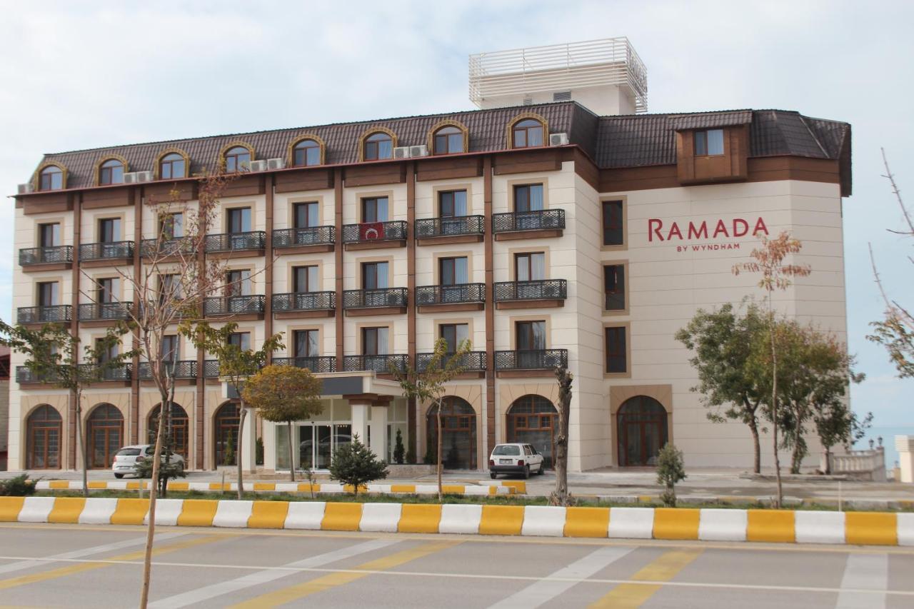 Ramada By Wyndham Van Kültér fotó